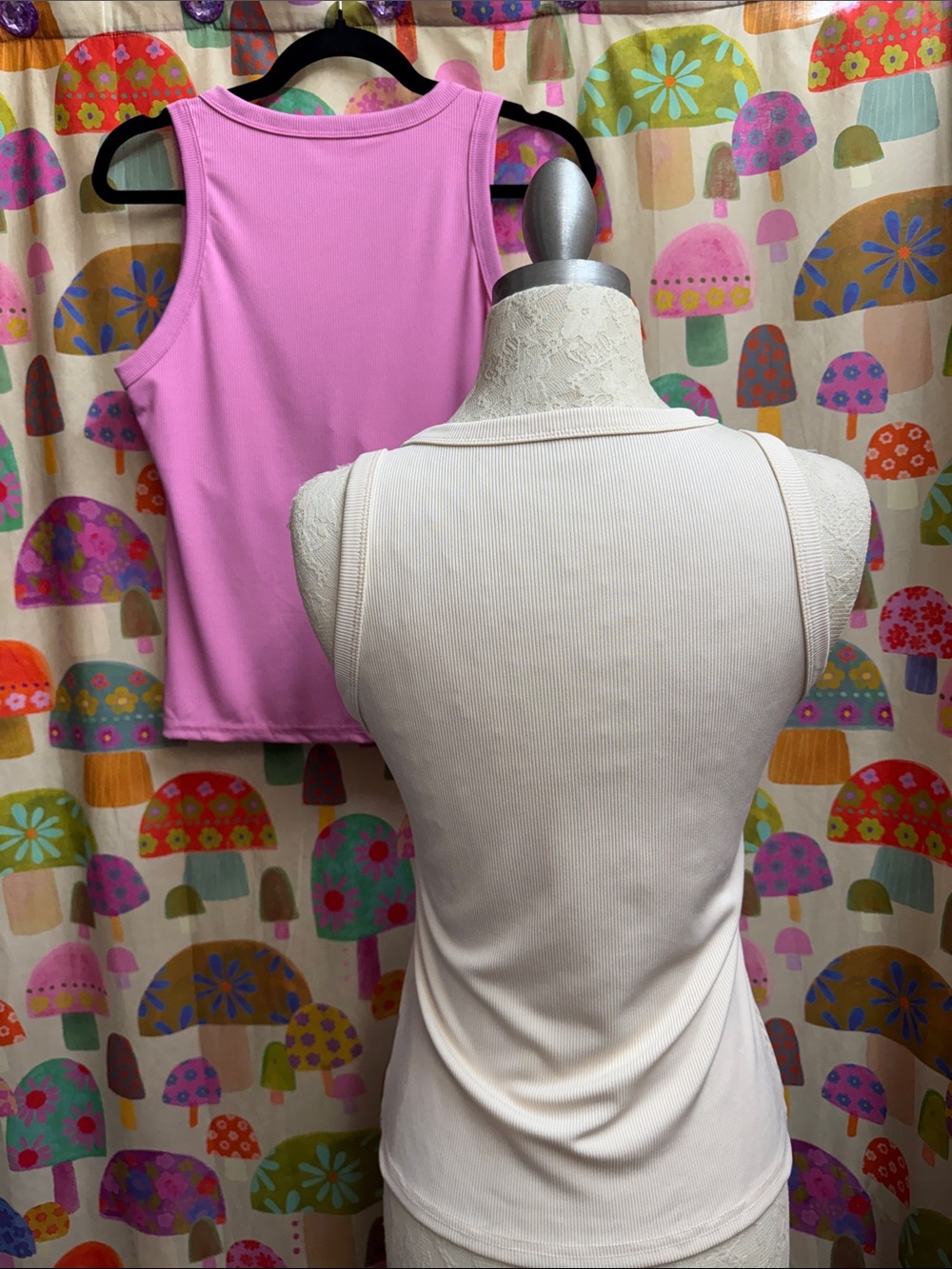 Women’s Ribbed Tank Top Bundle. Medium - Picture 4 of 8